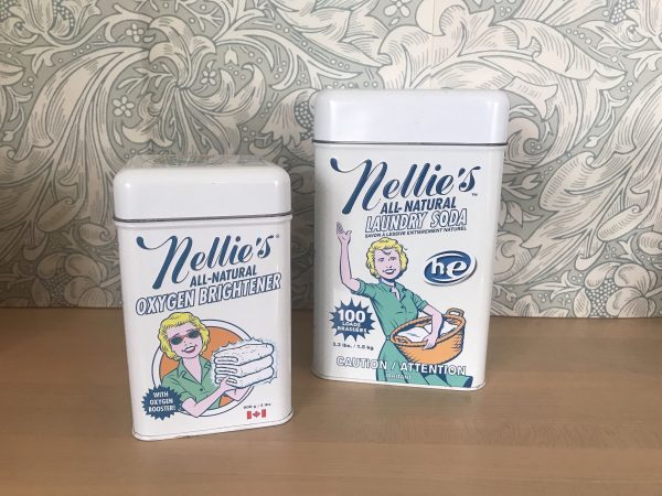 右:右:Nellie's(ネリーズ) ランドリーソーダ100回分 2,045円 左:Nellie's,(ネリーズ)オキシジェン漂白剤 1,530円