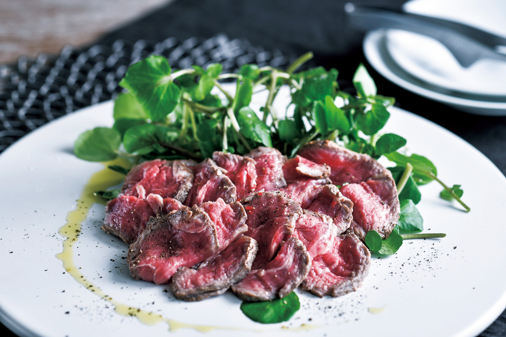 コストコの塊肉でローストビーフをつくるコツを料理家が実演解説 レシピ フード レシピ Mart マート 公式サイト 光文社