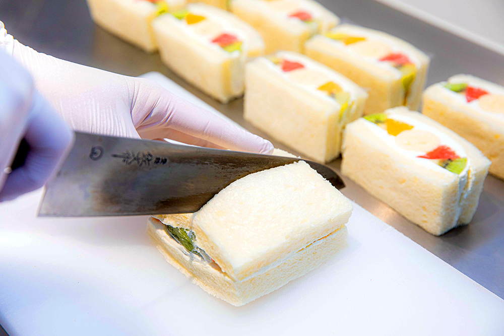 【Mart7月号】マリトッツォ＆フルーツサンド…Martが惚れ込んだ生クリームスイーツ トレンド フード