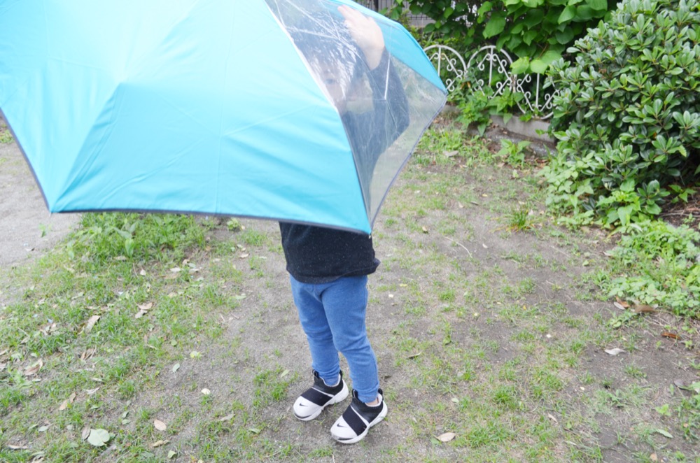 3coins 6月 キッズ専用 折りたたみ傘が梅雨でもワクワクさせてくれる理由 ファッション 雑貨 Mart マート 公式サイト 光文社