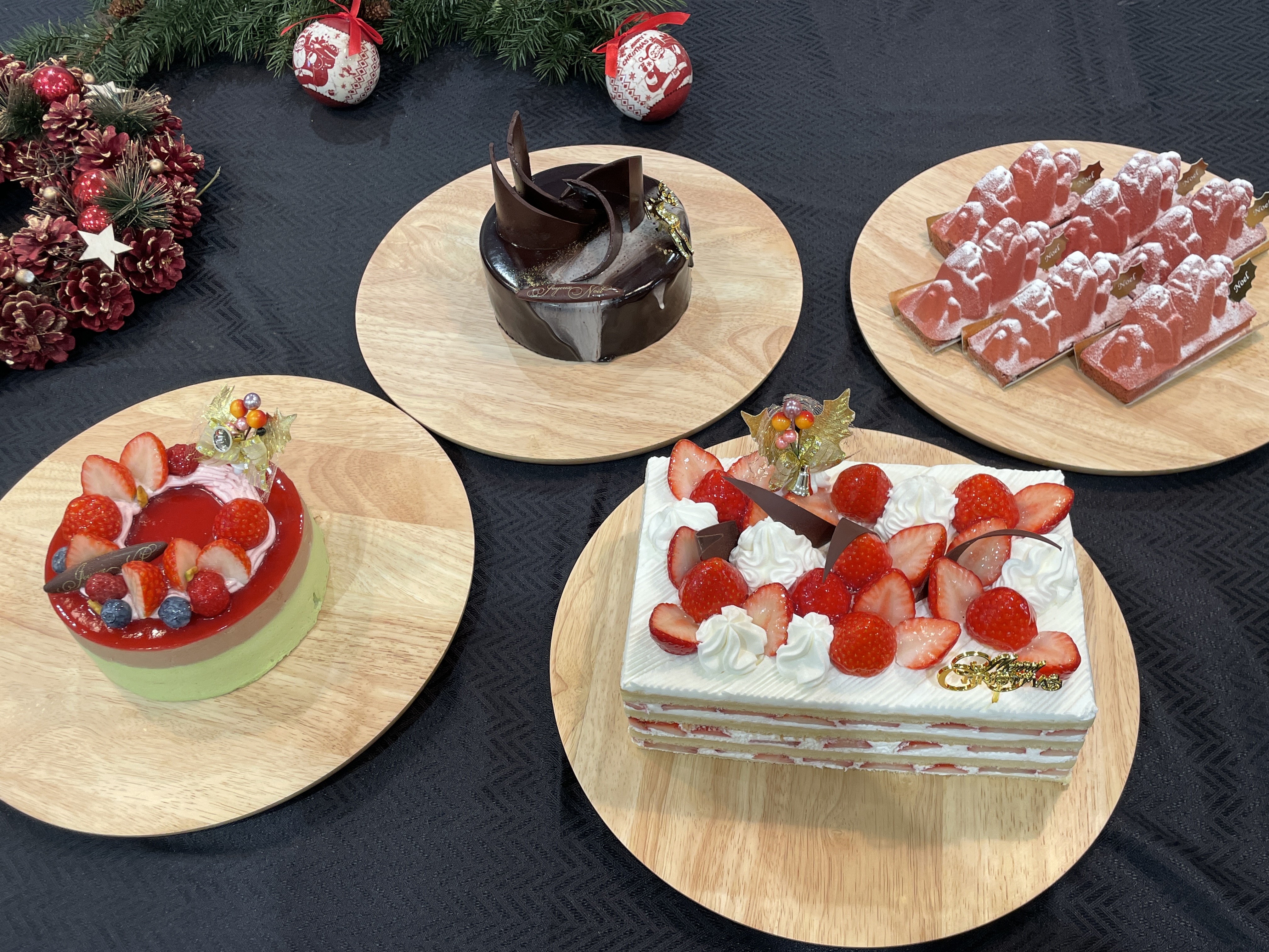 シャトレーゼ を愛するmartライターが21年クリスマスケーキ4種を実食レポ グルメ スポット Mart マート 公式サイト 光文社