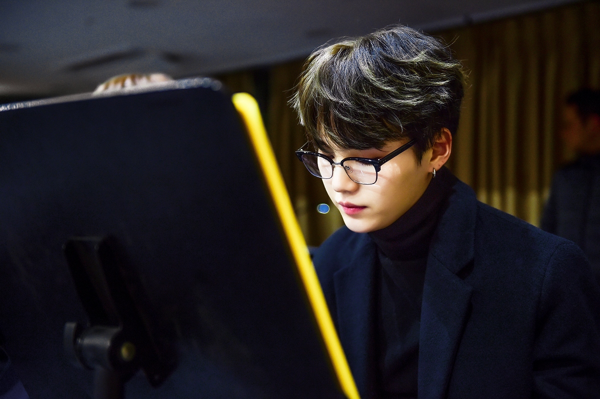 suga ユンギ プレミアムフォト BTS写真集先行写真あり／VERY限定公開