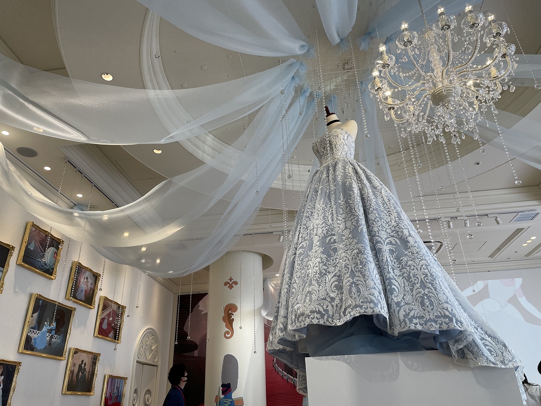 まるで舞踏会！「ディズニー シンデレラ」OH MY CAFE 期間限定オープン