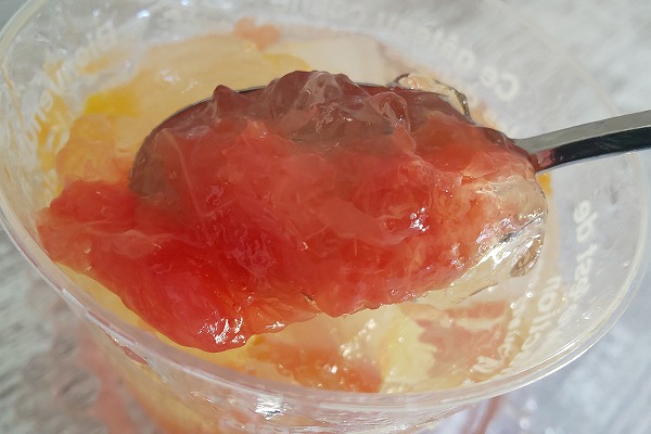 成城石井自家製 2種グレープフルーツとマンゴーのマチェドニアのピンクグレープフルーツ