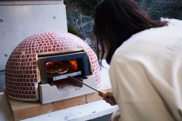 「ビオリゾート ホテル＆スパ オーパークおごせ」でできる「本格ピザ窯で作るピザ作り体験」