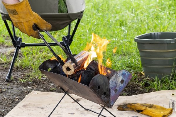 環境にやさしい焚き火のための薪