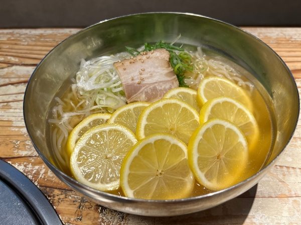 牛角の「塩レモン冷麺」
