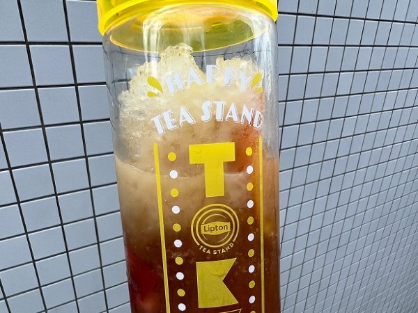 キッチントラックで販売する「パフェ氷 Tropical Tea」