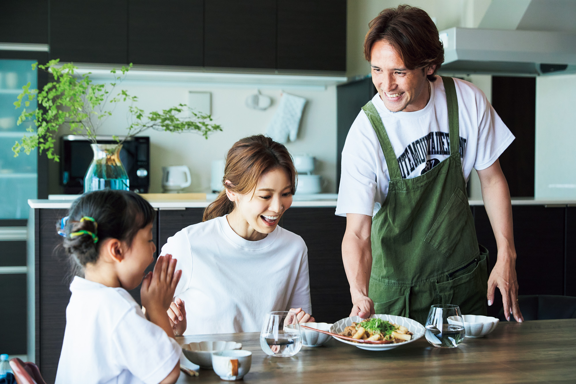 道の駅 の地元食材で簡単パパごはん 中村明花さん 細貝萌さんファミリーの週末レシピ レシピ フード レシピ Mart マート 公式サイト 光文社