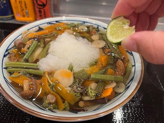 丸亀製麺の「山菜おろし冷かけうどん」