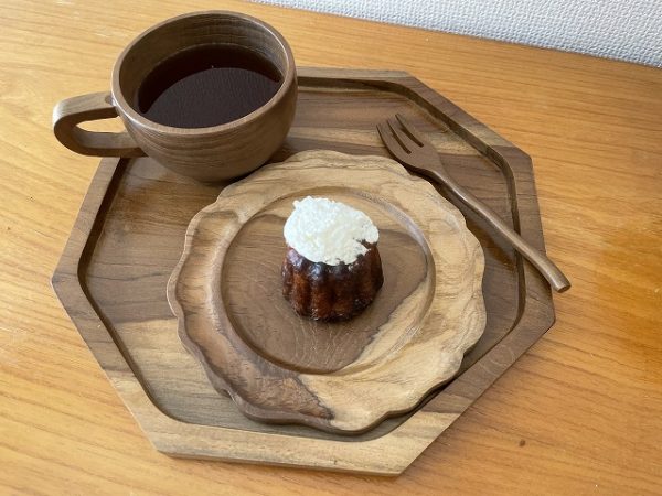 3COINS】ほっこりカフェ風の「木製食器」は絵本の世界のぬくもり