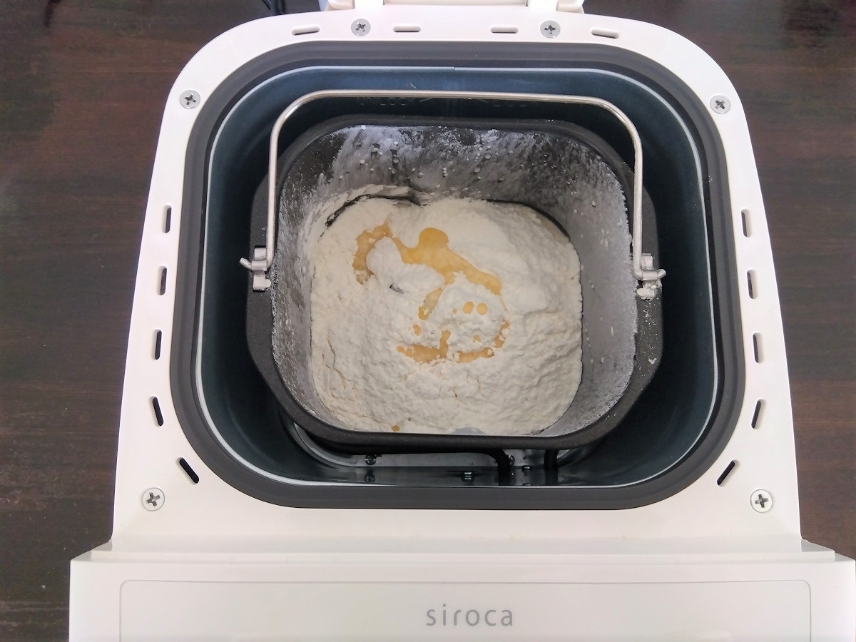 シロカの「おうちベーカリー ベーシック SB-1D251」で超早焼きパンをつくる