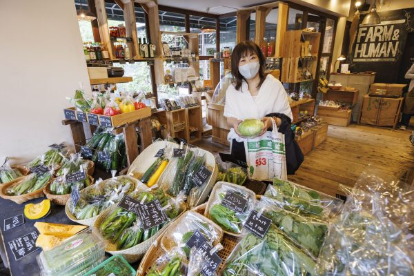 土井さんの買い物シーン