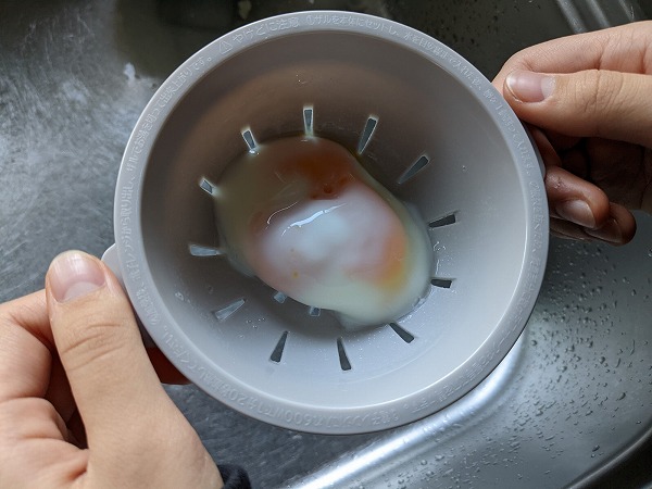 キャンドゥ　電子レンジ調理器 半熟たまご風 でつくった卵料理