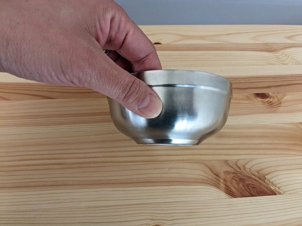 ダイソー　2重ステンレス茶碗（11cm）の厚み