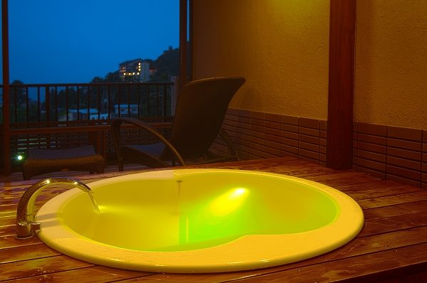 熱川プリンスホテルには露天風呂付き客室もある