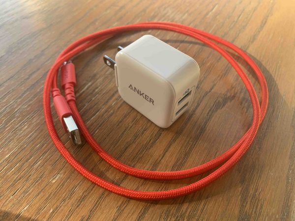 Anker急速充電アダプターとUSBケーブル