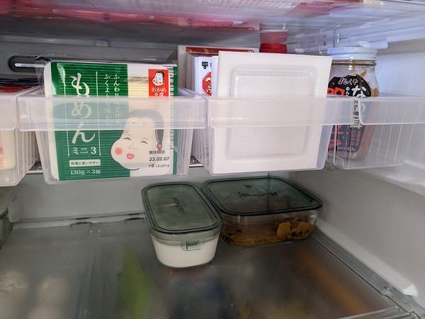キャンドゥ　キレイストッカー シリーズを使って収納した冷蔵庫内