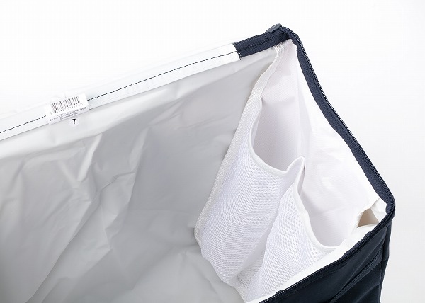 コストコ　コストコ クーラーバッグ3バッグ S約42L×2+ポケットバッグの内側の保冷剤用ポケット