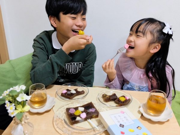 一枚流し あんみつ水羊羹　食べ方例