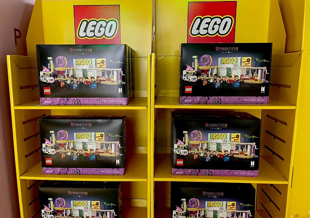 「レゴ®アイデア BTS Dynamite」をはじめ、大人向けレゴ®セットの一部商品も購入可能です。