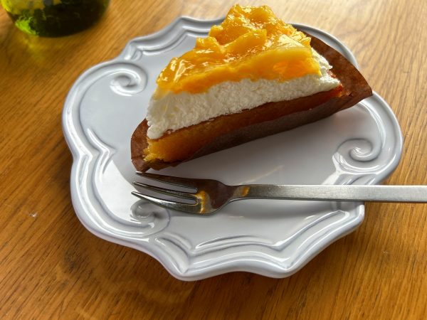 スターバックス　オレンジ＆マンゴーのケーキ