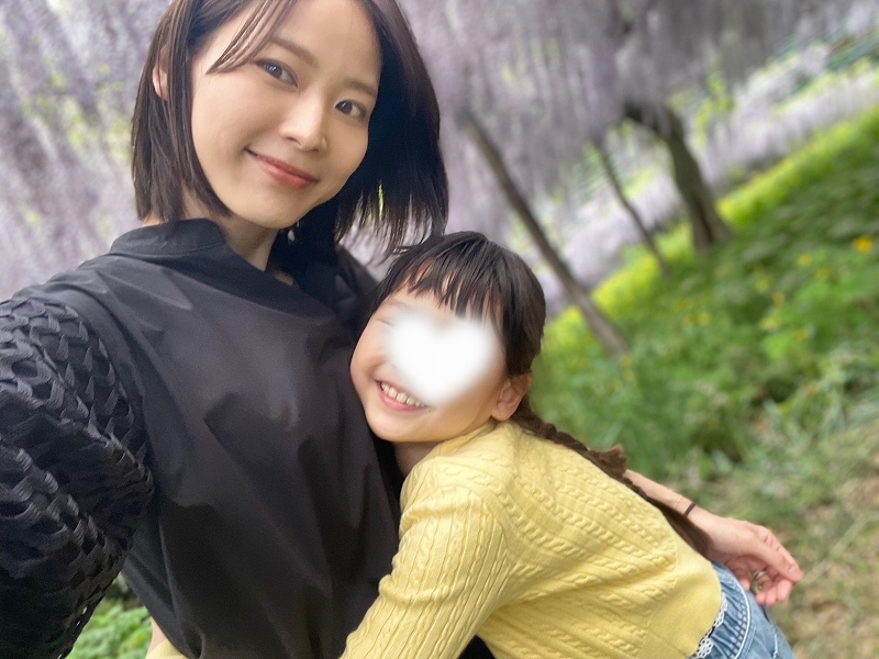 サッカー選手妻・中村明花さんが語る「娘が小学生に!英語の宿題は一緒に勉強している気分」 ピープル ライフ・ピープル Mart