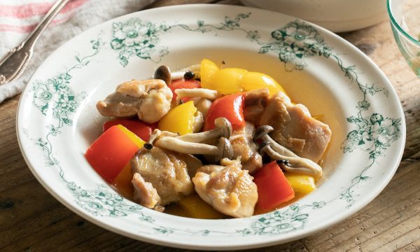 鶏肉とパプリカの蒸し煮