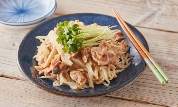 豚こま、もやし、エリンギの甘味噌蒸し