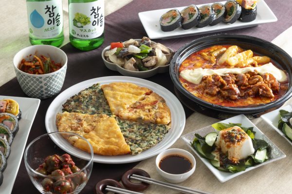 韓国の家庭料理風の家呑み