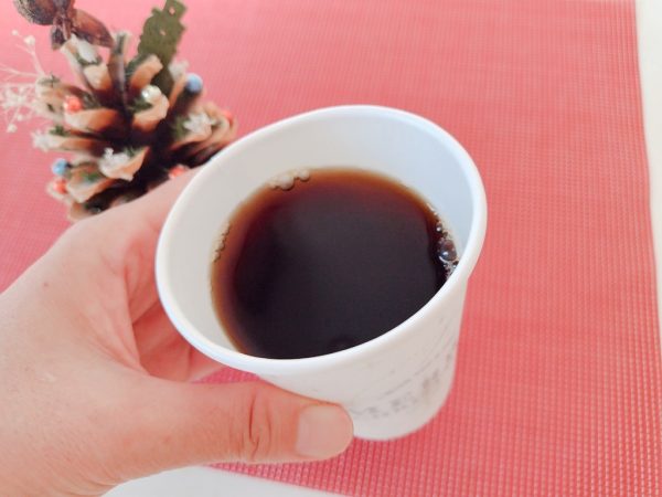 熱いコーヒーを入れても持つのは熱くないし、冷めにくくおいしいホットドリンクホットドリンクが楽しめます。