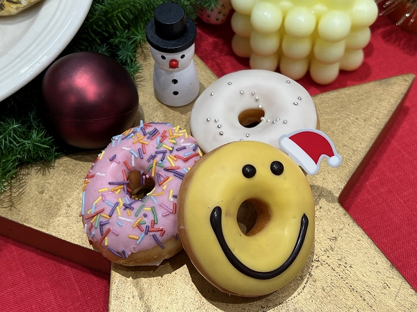 クリスピー・クリーム・ドーナツのミニサイズドーナツもクリスマス仕様