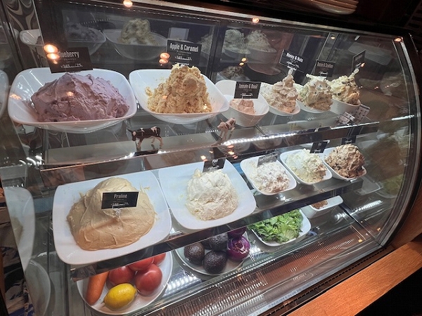「BAGEL & BAGEL × Kiri Café」のクリームチーズは8種類ある