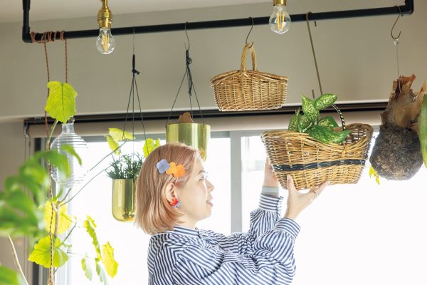 MOMO NATURAL のカゴと能登屋英里さん