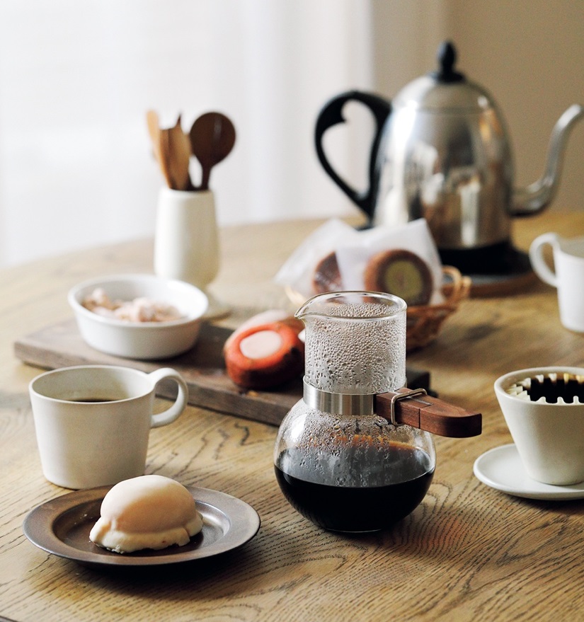 STUDIO PREPA coffee server （walnut）を使用して、カフェタイム